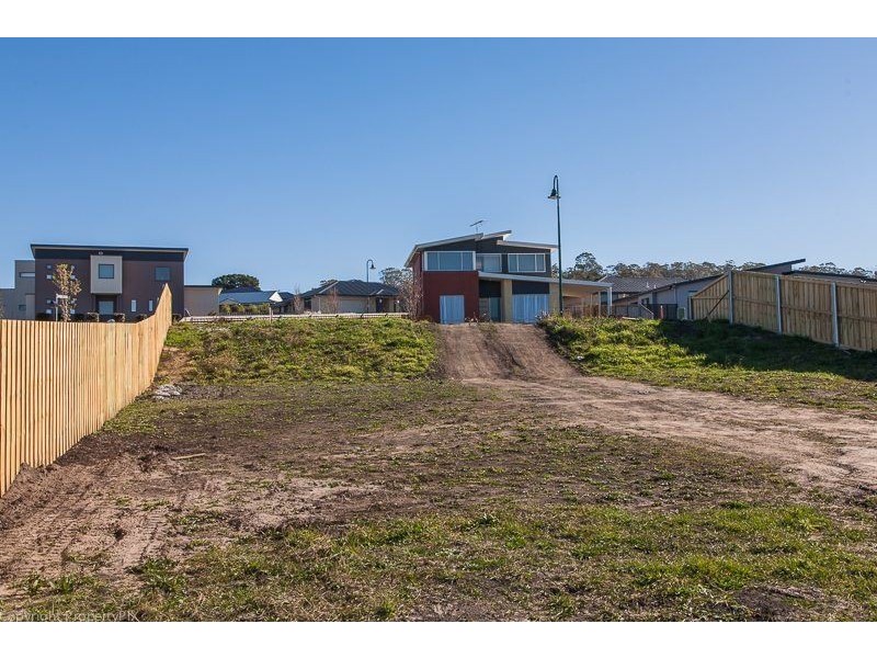 17 Hance Road, Howrah TAS 7018