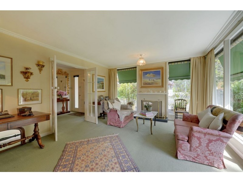 73 Olinda Grove, Mount Nelson TAS 7007