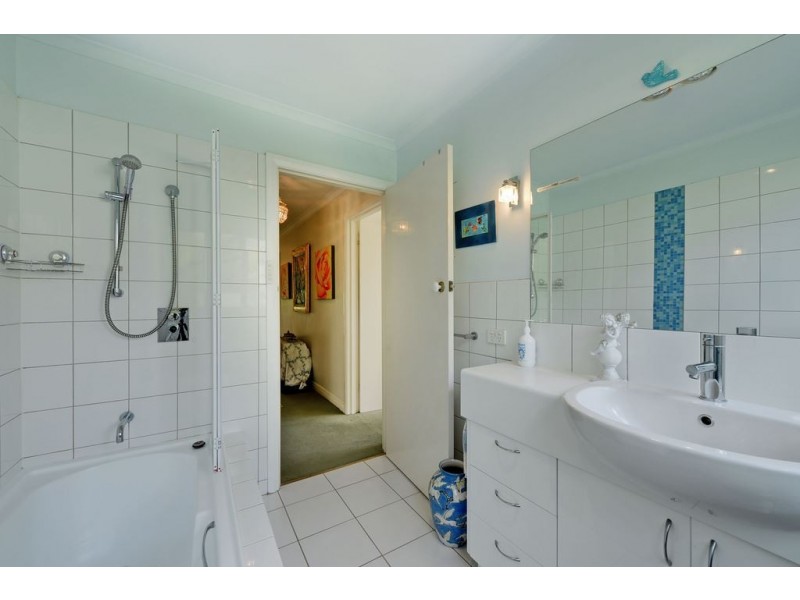 73 Olinda Grove, Mount Nelson TAS 7007