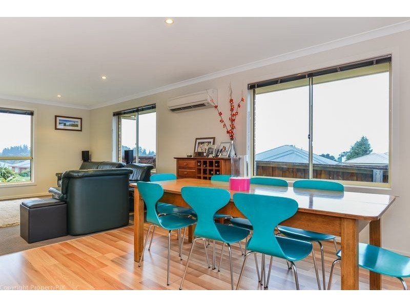 33 Elmac Crescent, Austins Ferry TAS 7011