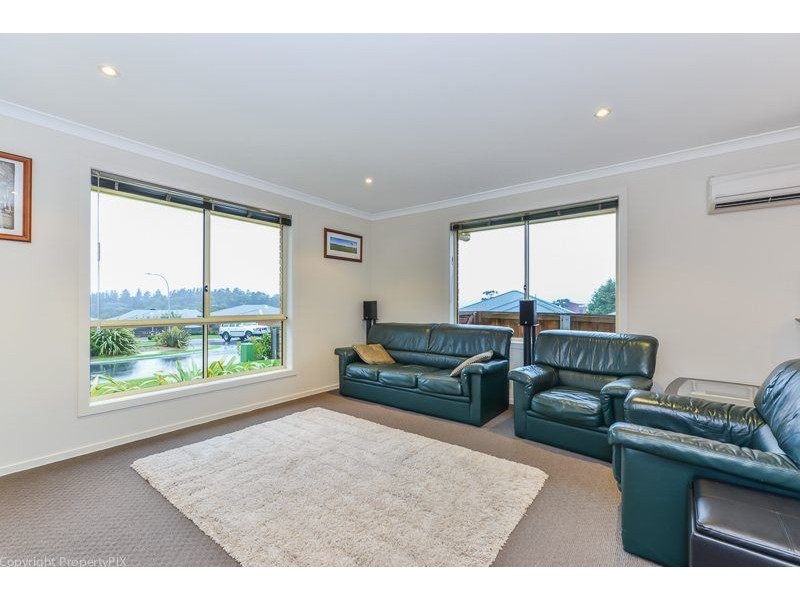 33 Elmac Crescent, Austins Ferry TAS 7011