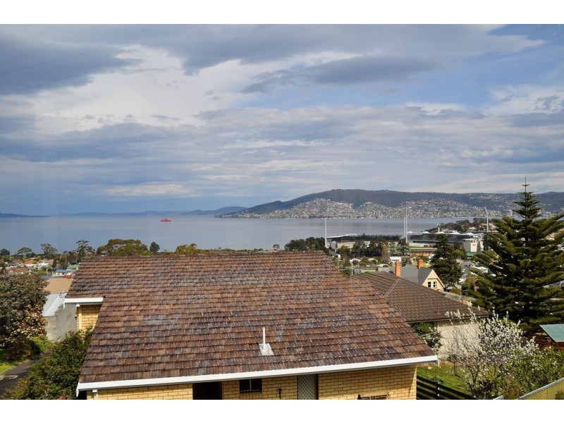 82 Maluka Terrace, Bellerive TAS 7018