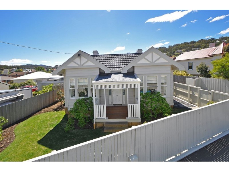 64 Lincoln Street, Lindisfarne TAS 7015