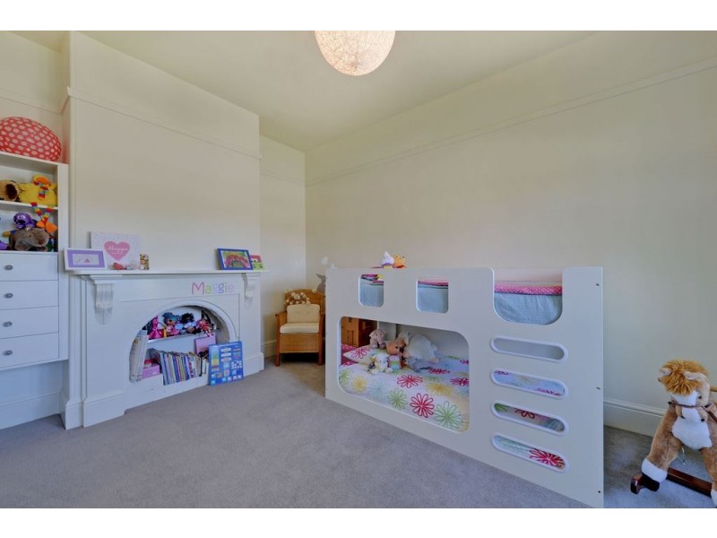 64 Lincoln Street, Lindisfarne TAS 7015