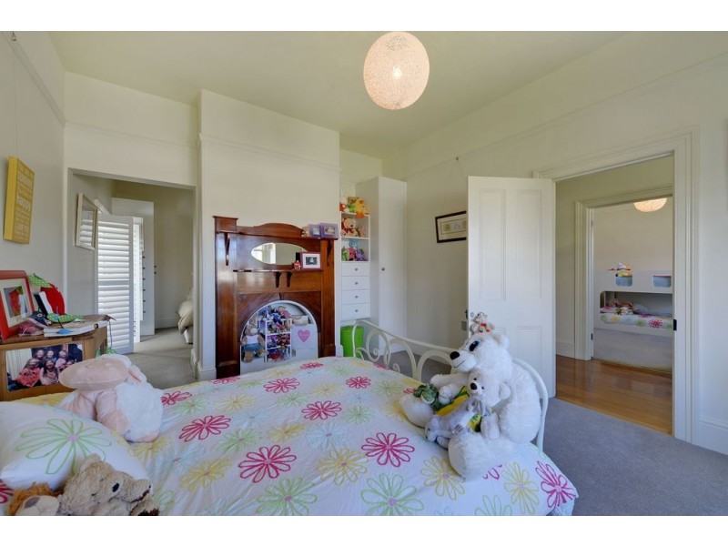 64 Lincoln Street, Lindisfarne TAS 7015