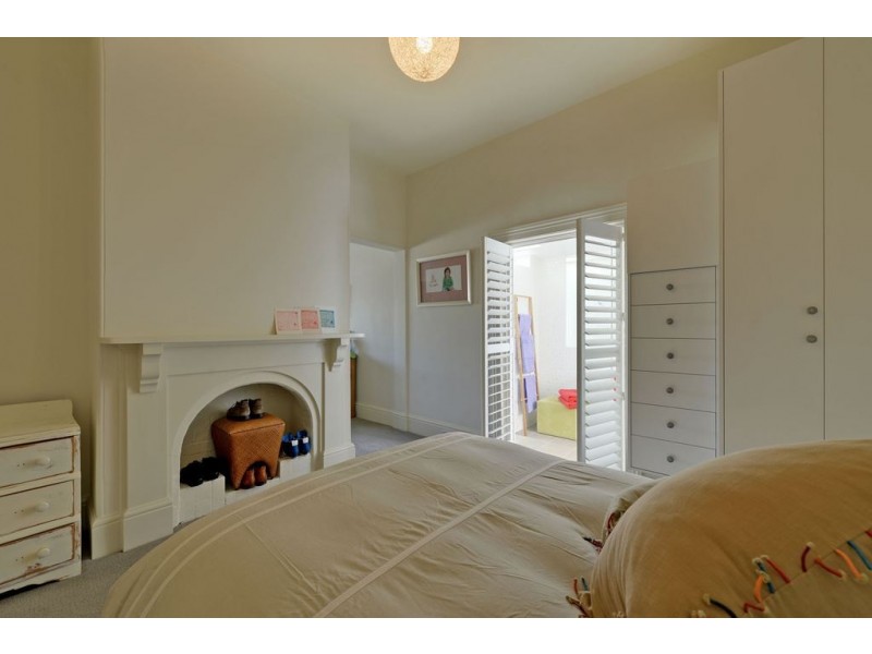 64 Lincoln Street, Lindisfarne TAS 7015