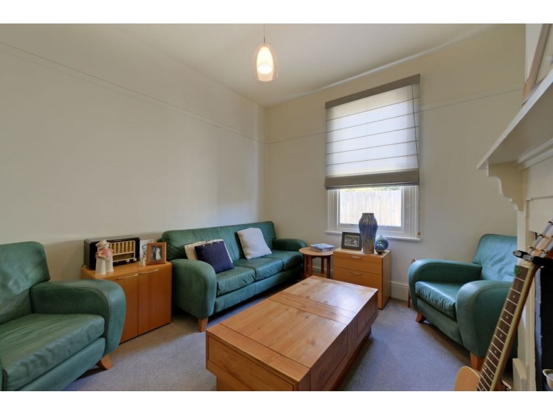 64 Lincoln Street, Lindisfarne TAS 7015