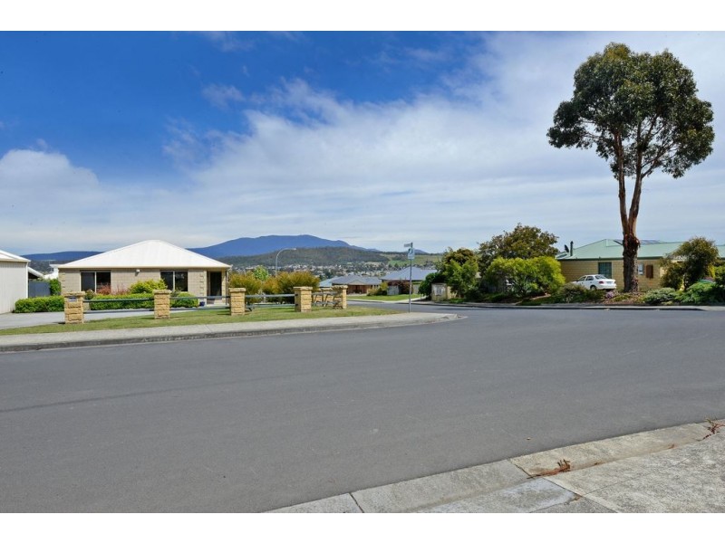 2/128 Oakdowns Estate, Oakdowns TAS 7019