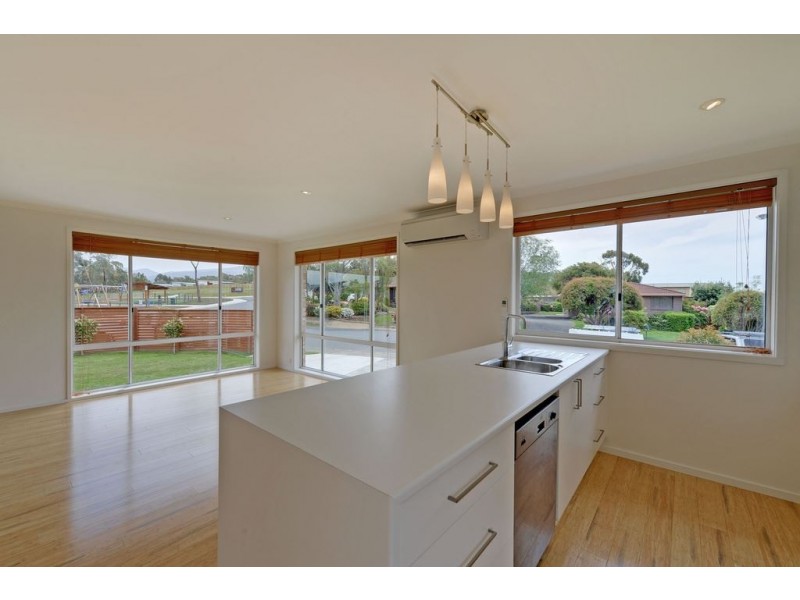 70 Woodlands Drive, Blackmans Bay TAS 7052