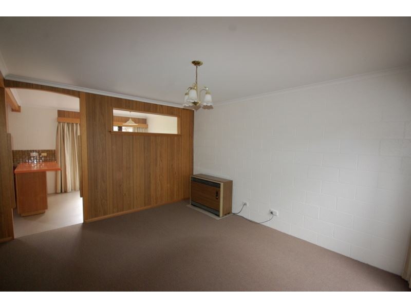 2/2 Clifford Court, Howrah TAS 7018