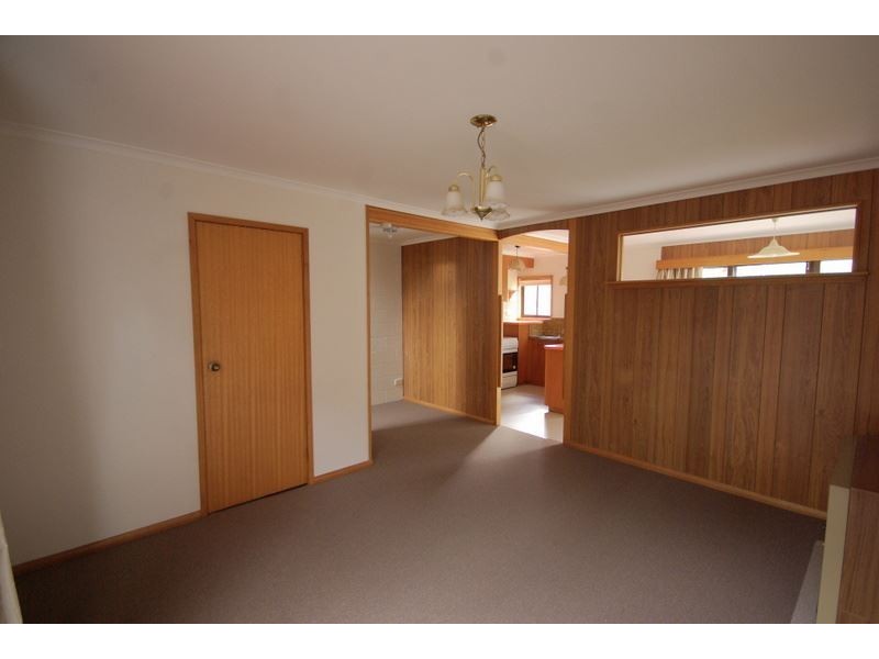 2/2 Clifford Court, Howrah TAS 7018