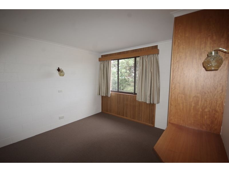 2/2 Clifford Court, Howrah TAS 7018