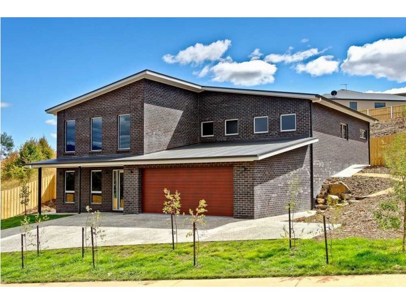 11 Spinnaker Crescent, Tranmere TAS 7018