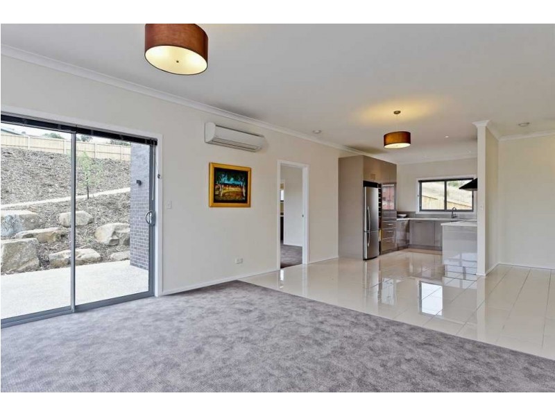 11 Spinnaker Crescent, Tranmere TAS 7018