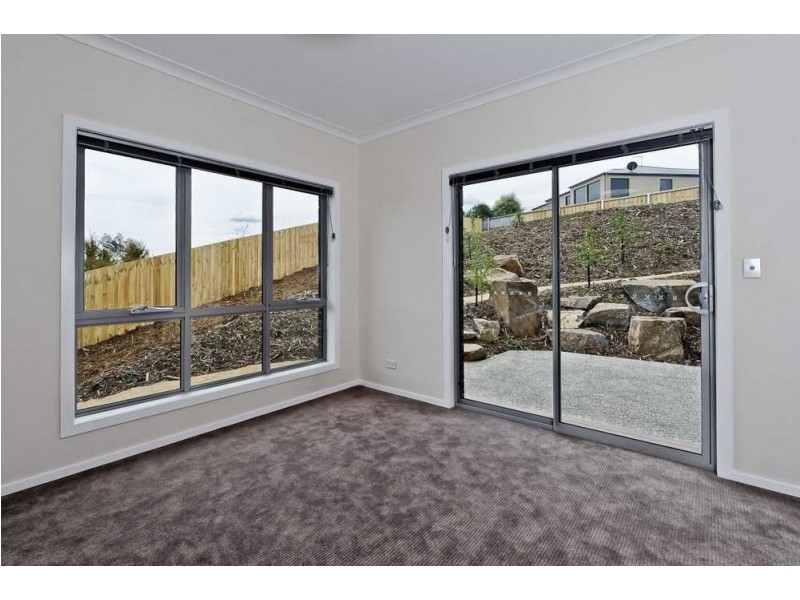 11 Spinnaker Crescent, Tranmere TAS 7018