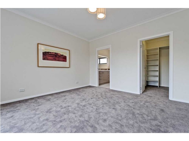 11 Spinnaker Crescent, Tranmere TAS 7018