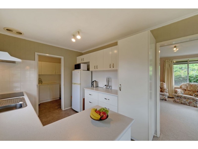 22 Manly Avenue, Lindisfarne TAS 7015