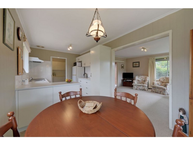 22 Manly Avenue, Lindisfarne TAS 7015