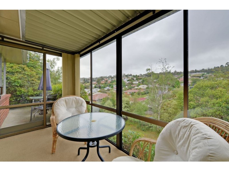 22 Manly Avenue, Lindisfarne TAS 7015
