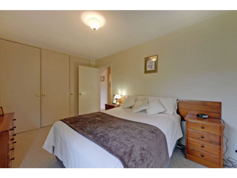 22 Manly Avenue, Lindisfarne TAS 7015