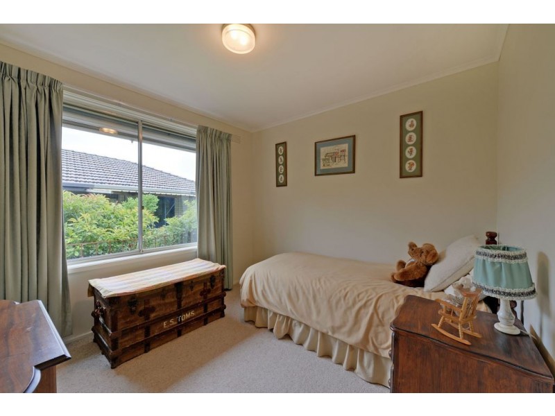 22 Manly Avenue, Lindisfarne TAS 7015