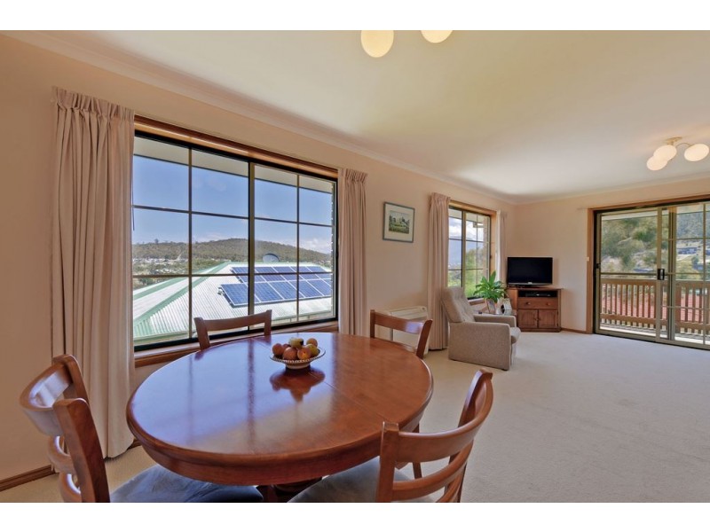 2/3 Llenroc Street, Geilston Bay TAS 7015