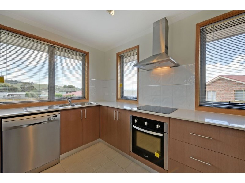 2/54 Camrise Drive, Cambridge TAS 7170