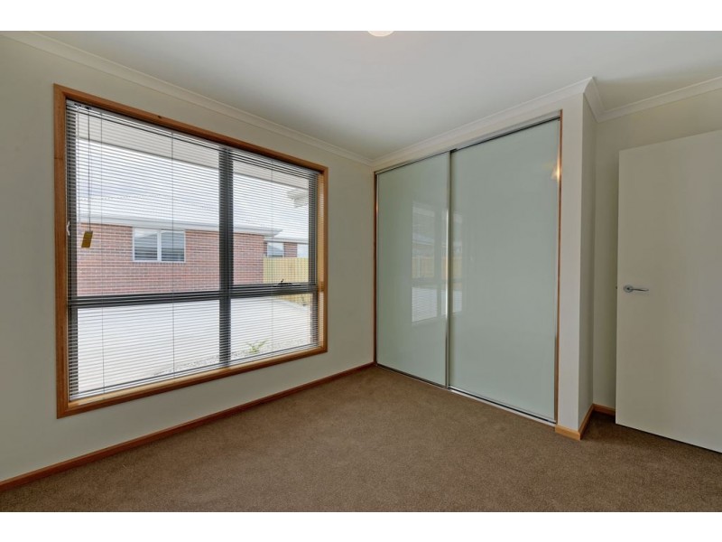 2/54 Camrise Drive, Cambridge TAS 7170