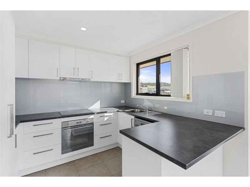 6 Ernest Road, Rokeby TAS 7019