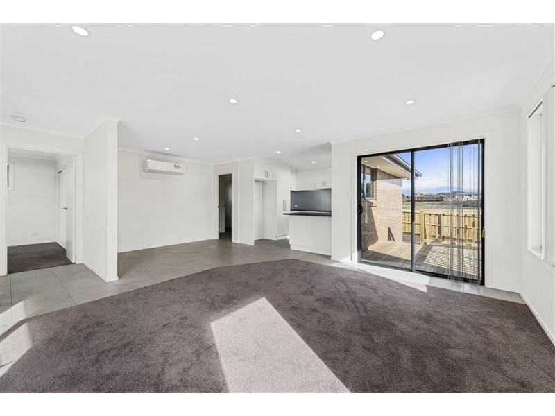 6 Ernest Road, Rokeby TAS 7019