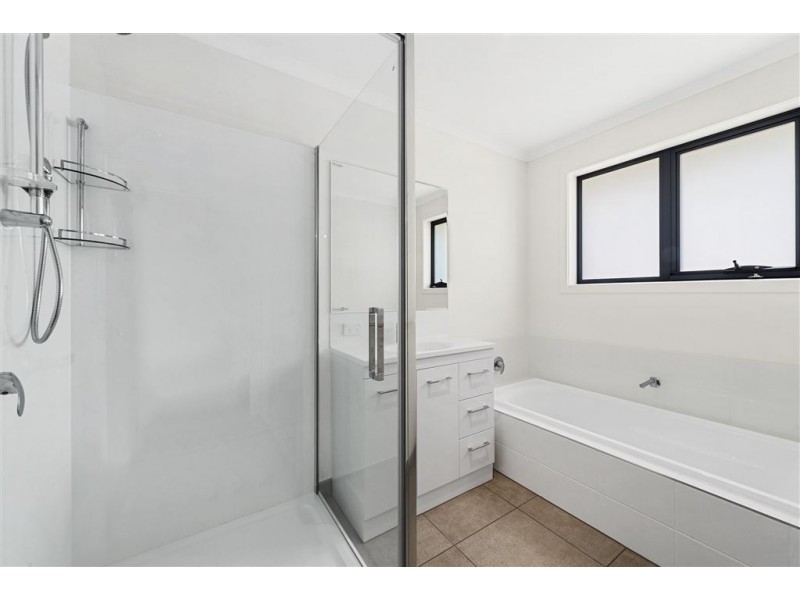 6 Ernest Road, Rokeby TAS 7019