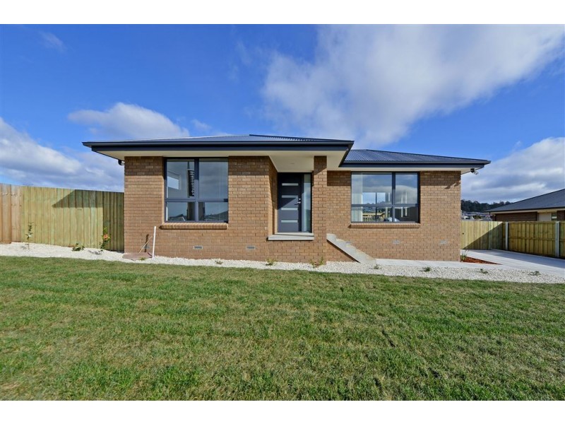 6 Ernest Road, Rokeby TAS 7019