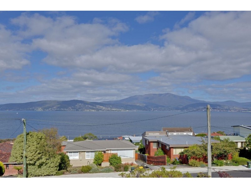 204 Carella Street, Howrah TAS 7018