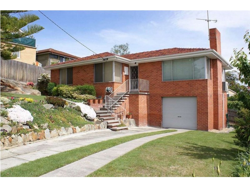 2 Coolangatta Street, Lindisfarne TAS 7015