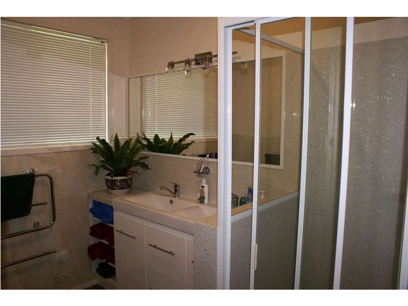 2 Coolangatta Street, Lindisfarne TAS 7015