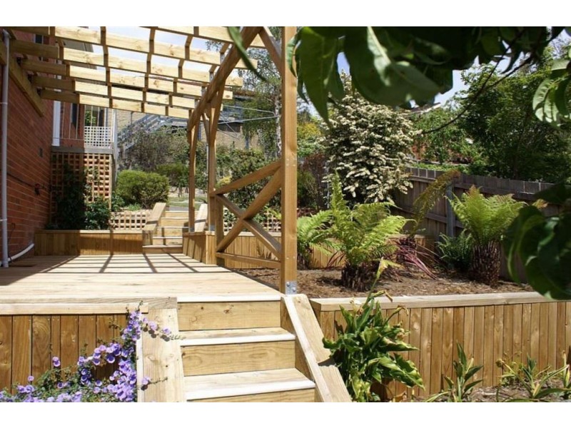 2 Coolangatta Street, Lindisfarne TAS 7015