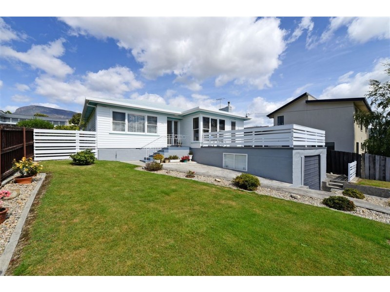 64 Ashbourne Grove, West Moonah TAS 7009