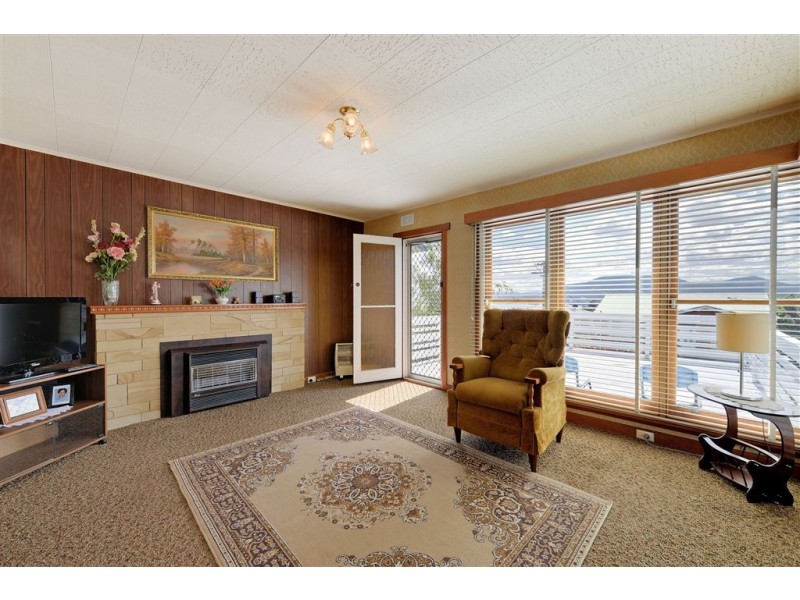 64 Ashbourne Grove, West Moonah TAS 7009