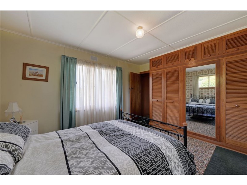 64 Ashbourne Grove, West Moonah TAS 7009