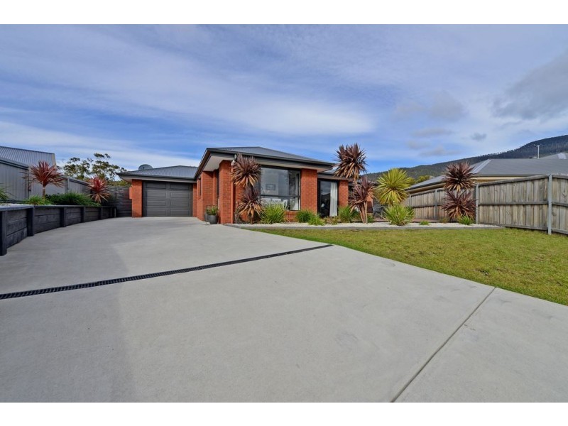 18 Travers Court, Claremont TAS 7011