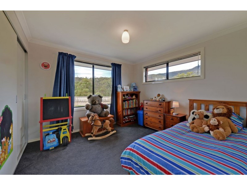 18 Travers Court, Claremont TAS 7011