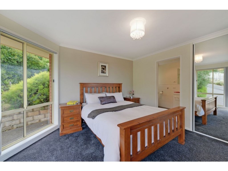 8 Rosina Court, Mount Stuart TAS 7000