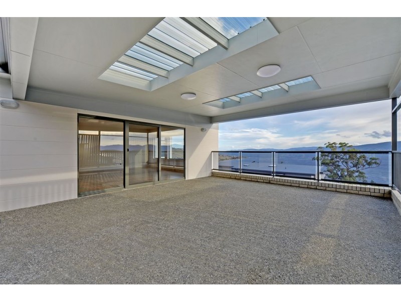 2/612 Oceana Drive, Howrah TAS 7018