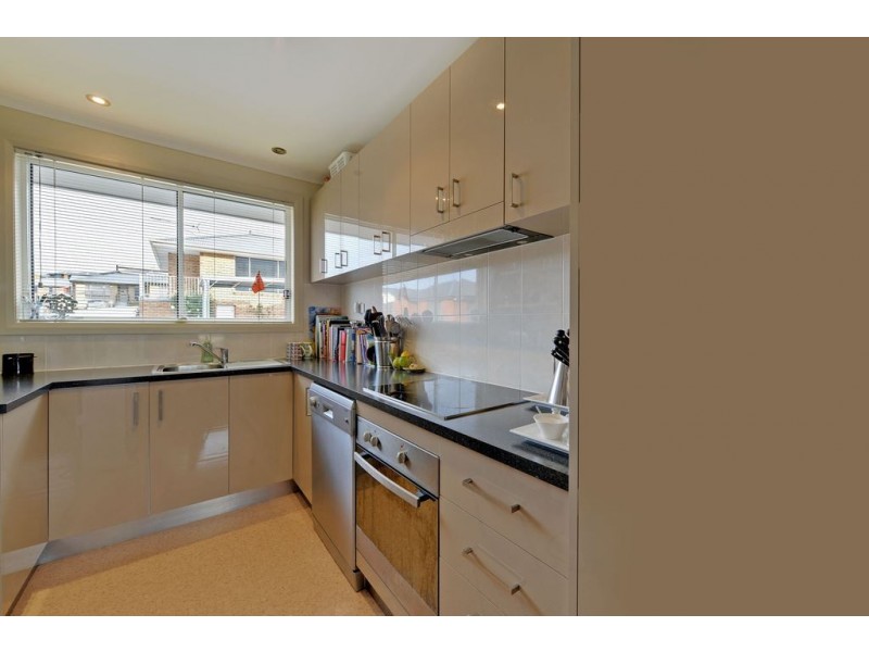 2/8 Glenfern Street, Howrah TAS 7018