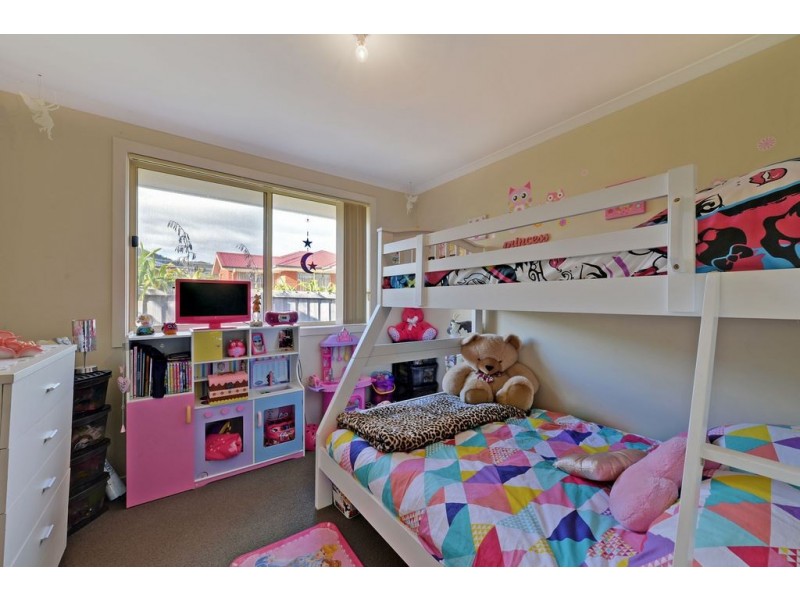 4 Clarence Crescent, Rokeby TAS 7019