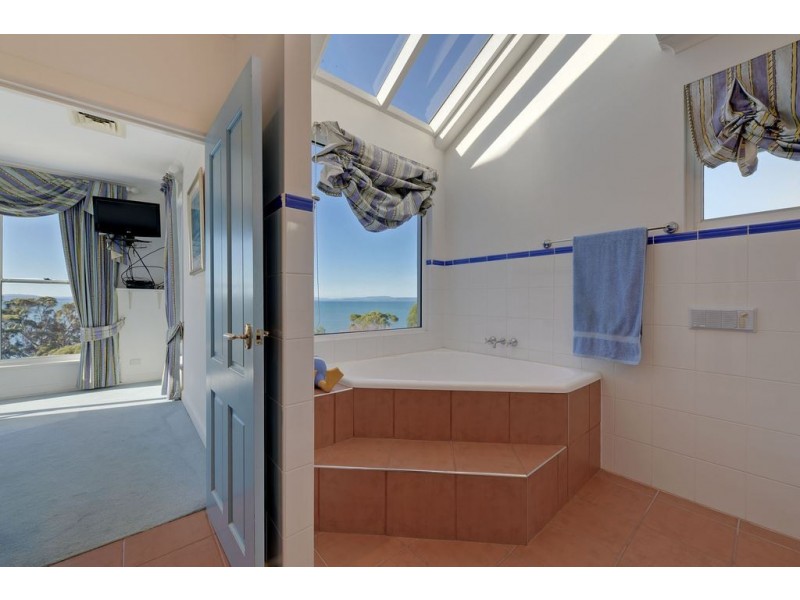 23 Kirra Road, Roches Beach TAS 7170