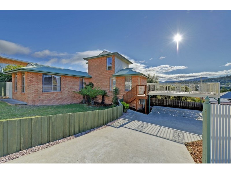 1a Nubeena Street, Lindisfarne TAS 7015