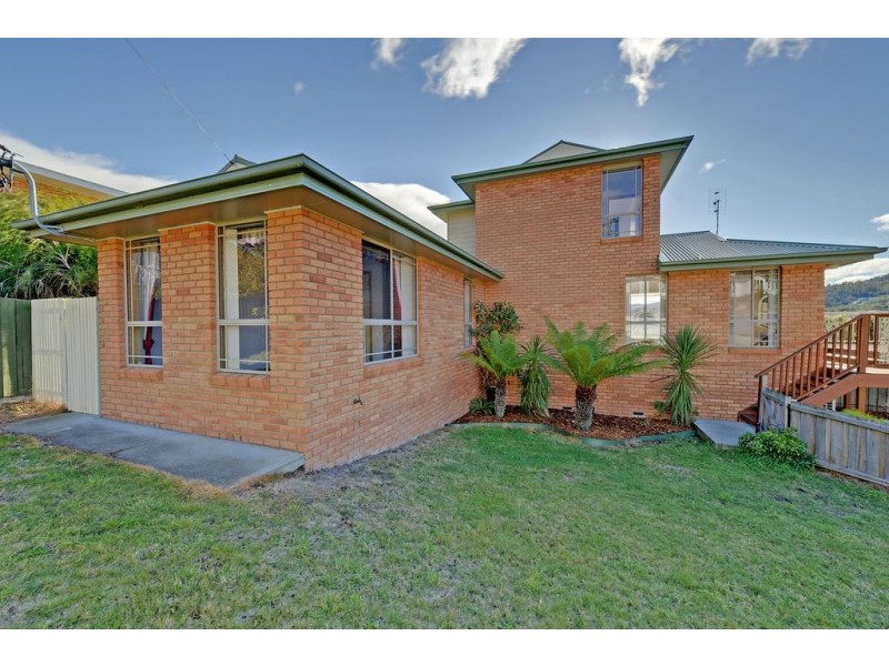1a Nubeena Street, Lindisfarne TAS 7015