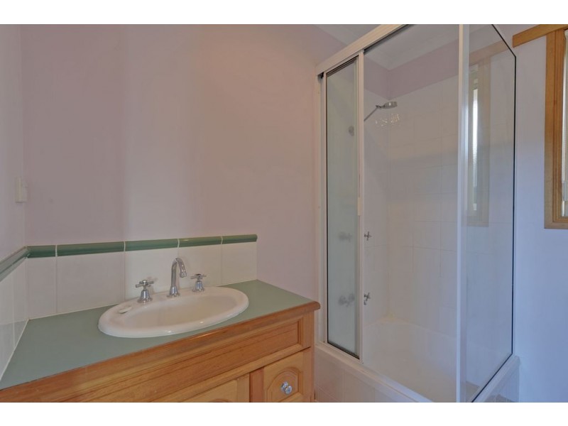 1a Nubeena Street, Lindisfarne TAS 7015