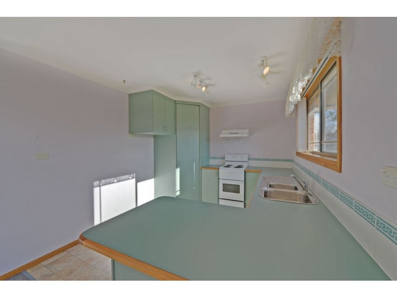 1a Nubeena Street, Lindisfarne TAS 7015